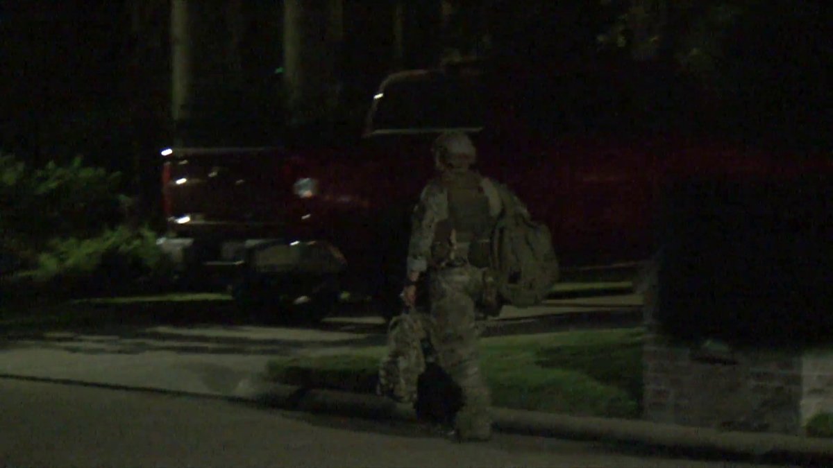 A Swat Scene Ended Peacefully After A 30 Yr Old Man Barricaded Himself