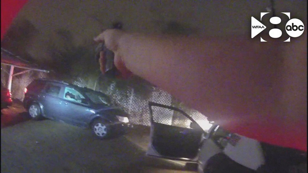 Police body camera shows Dallas police officer shooting 21-year-old woman    