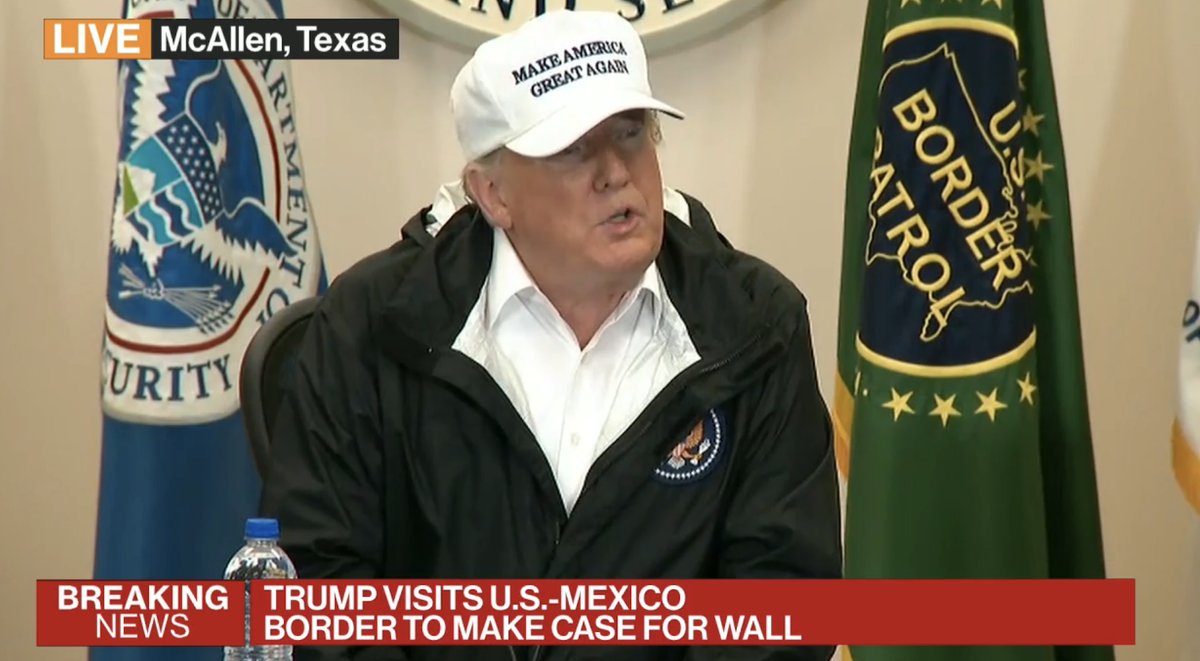 Trump visits the U.S.-Mexico border    
