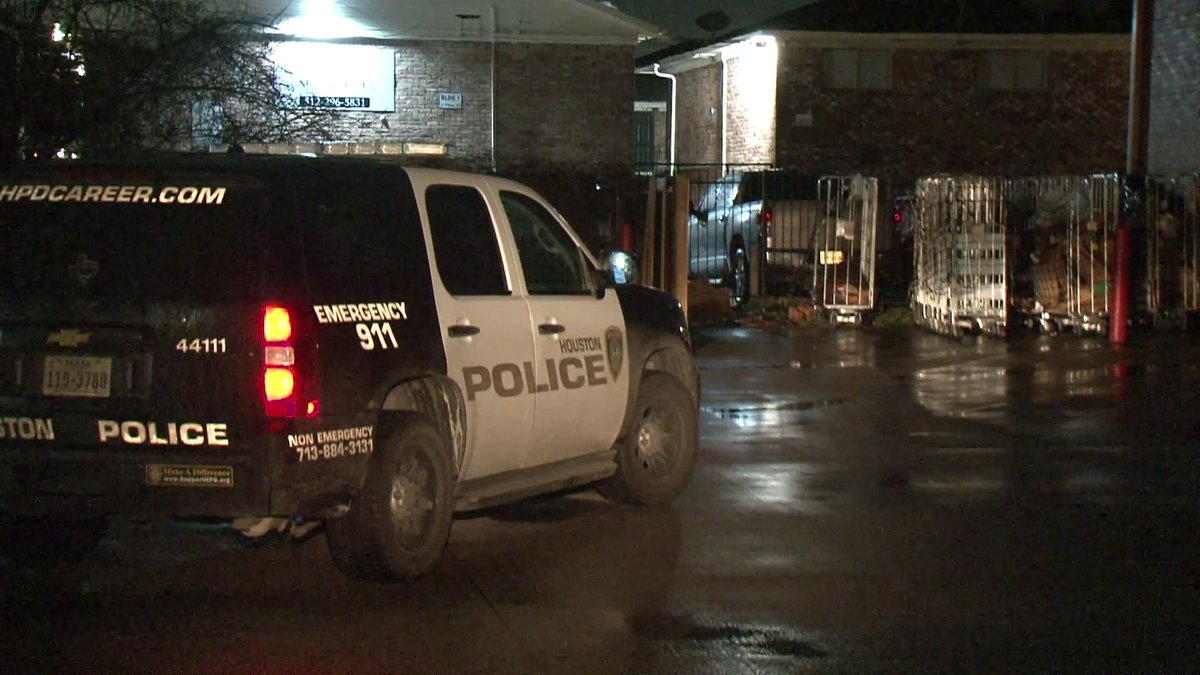 Police is looking for 2 men who broke into the Dollar General on Crosstimbers in Independence Heights