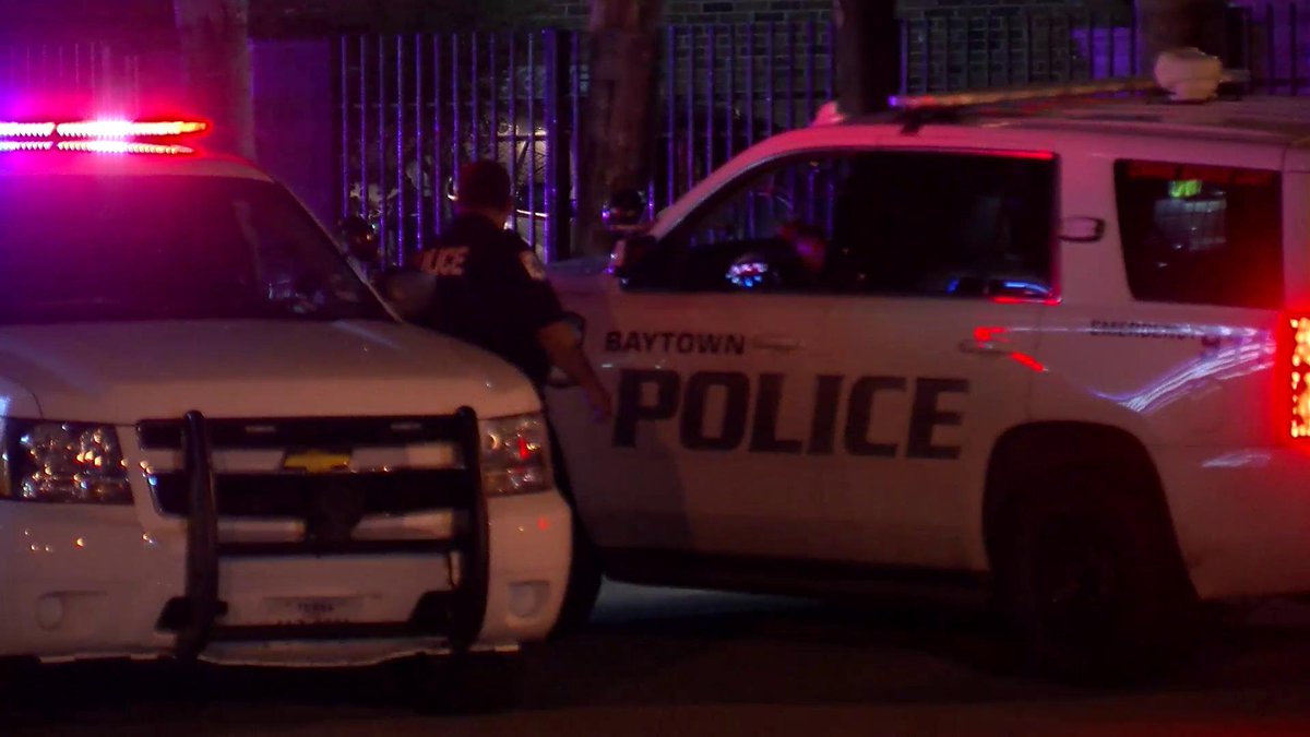 A Baytown policeman fatally shoots a woman outside an apt. complex on Garth Rd