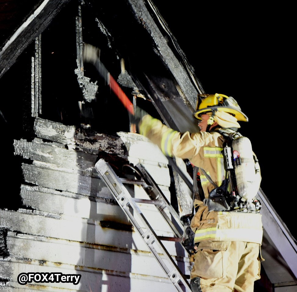 DallasFireResque on scene of a West Dallas house fire. Heavy fire on arrival but firefighters made a quick knockdown