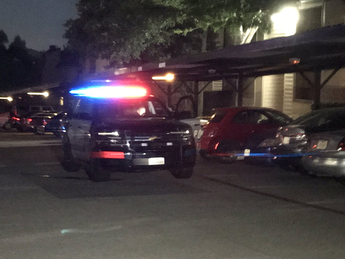 Arlington police investigating a homicide an a south Arlington apartment complex near I-20. Police say the suspect was still on scene when they arrived.   