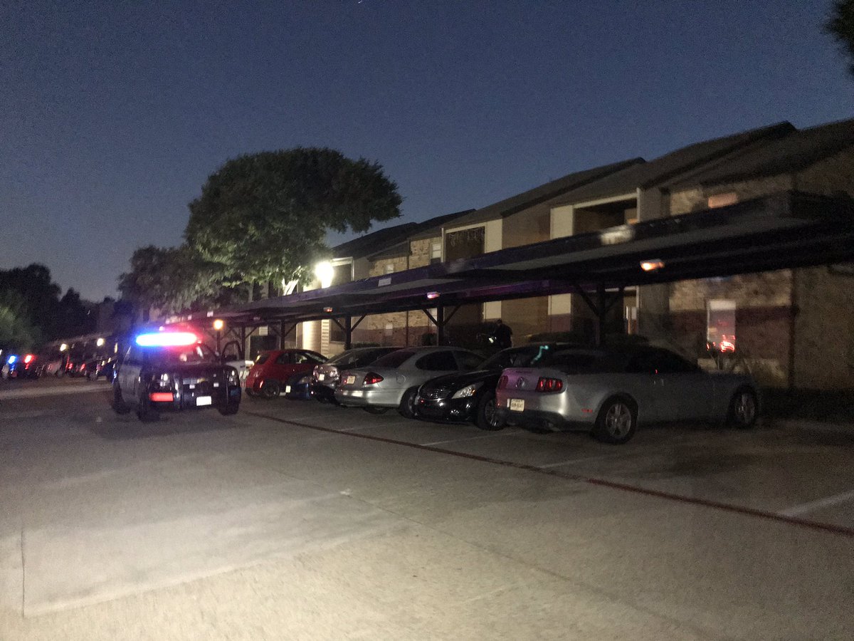 Arlington police investigating a homicide an a south Arlington apartment complex near I-20. Police say the suspect was still on scene when they arrived.   