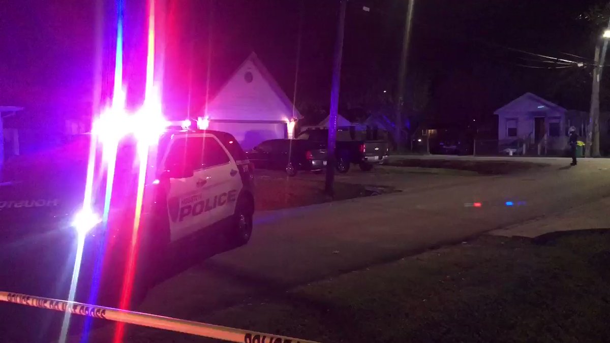 Caller tells 911 3 people have been shot at house on Rosemont St off Scott Street in SE Houston