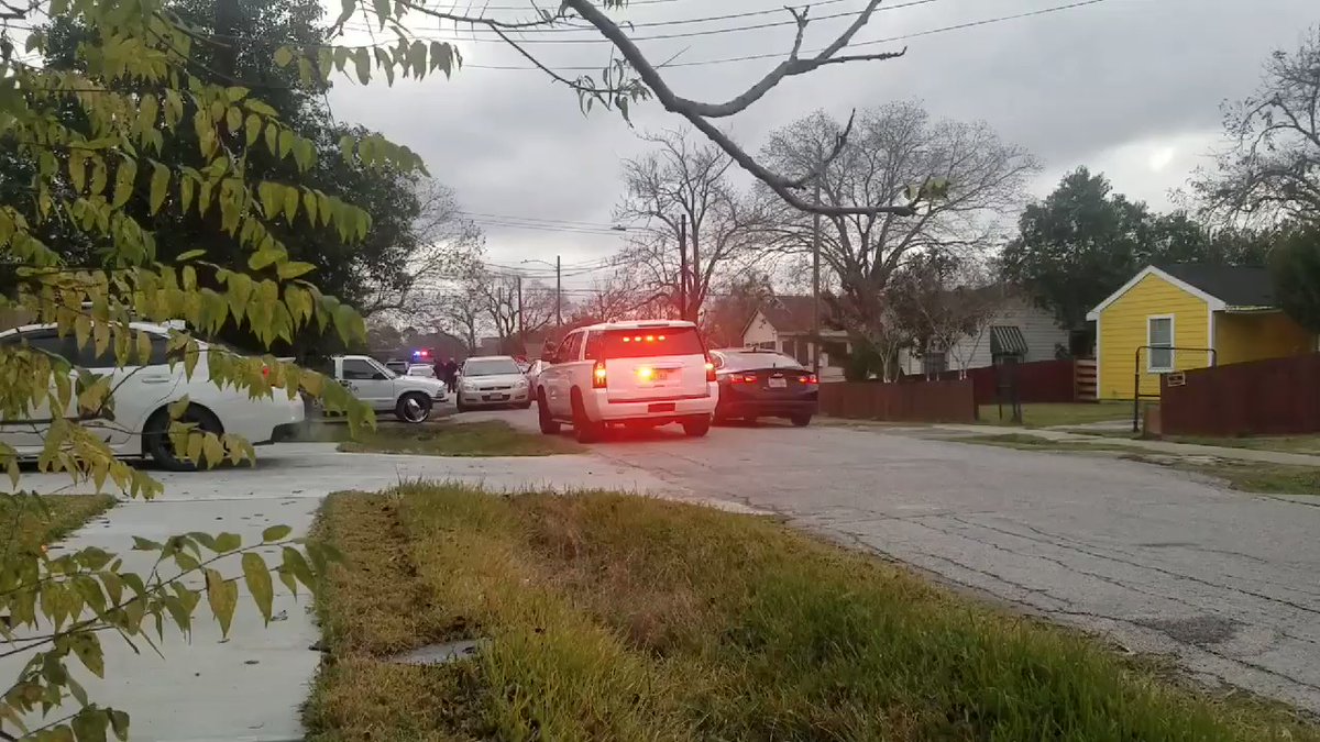 Harris County Sheriffs Office SWAT team issues first warning to suspect