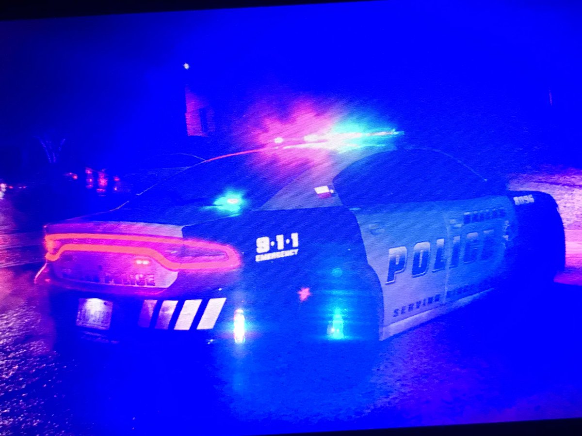 Dallas Police on scene in Oakcliff investigating a shooting. One person found shot in an SUV at a apt complex. The victim was transported with serious injuries