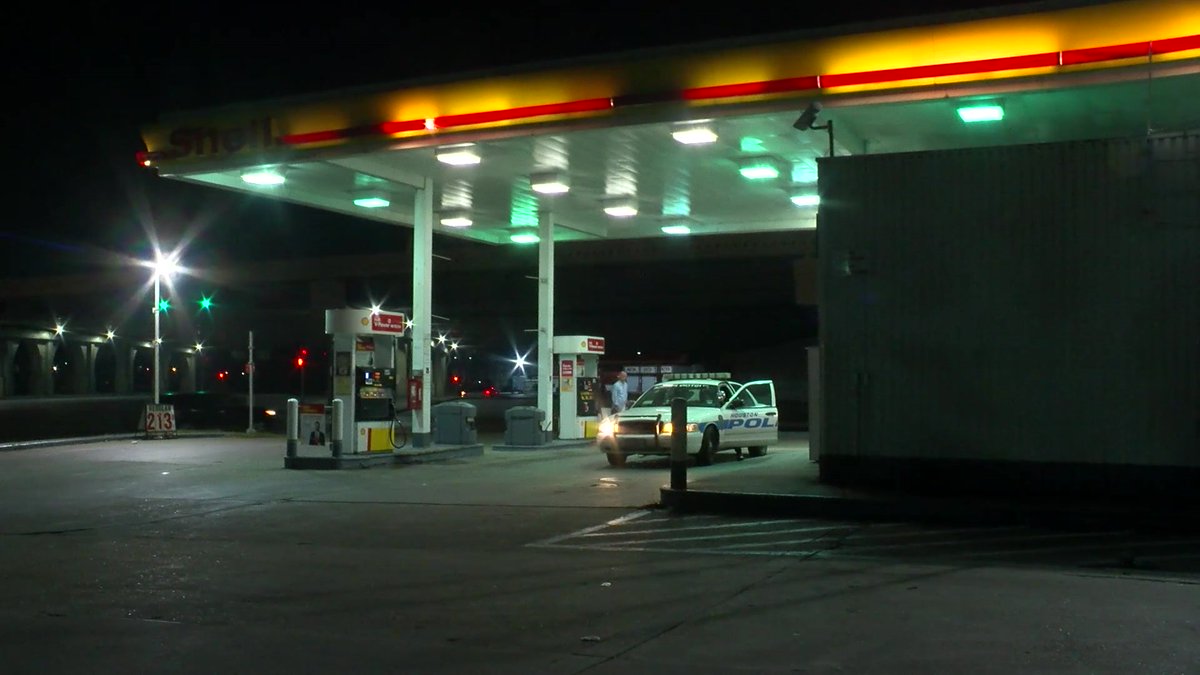 A mother and her two children were carjacked at knifepoint Wednesday night in northwest Houston, police said.