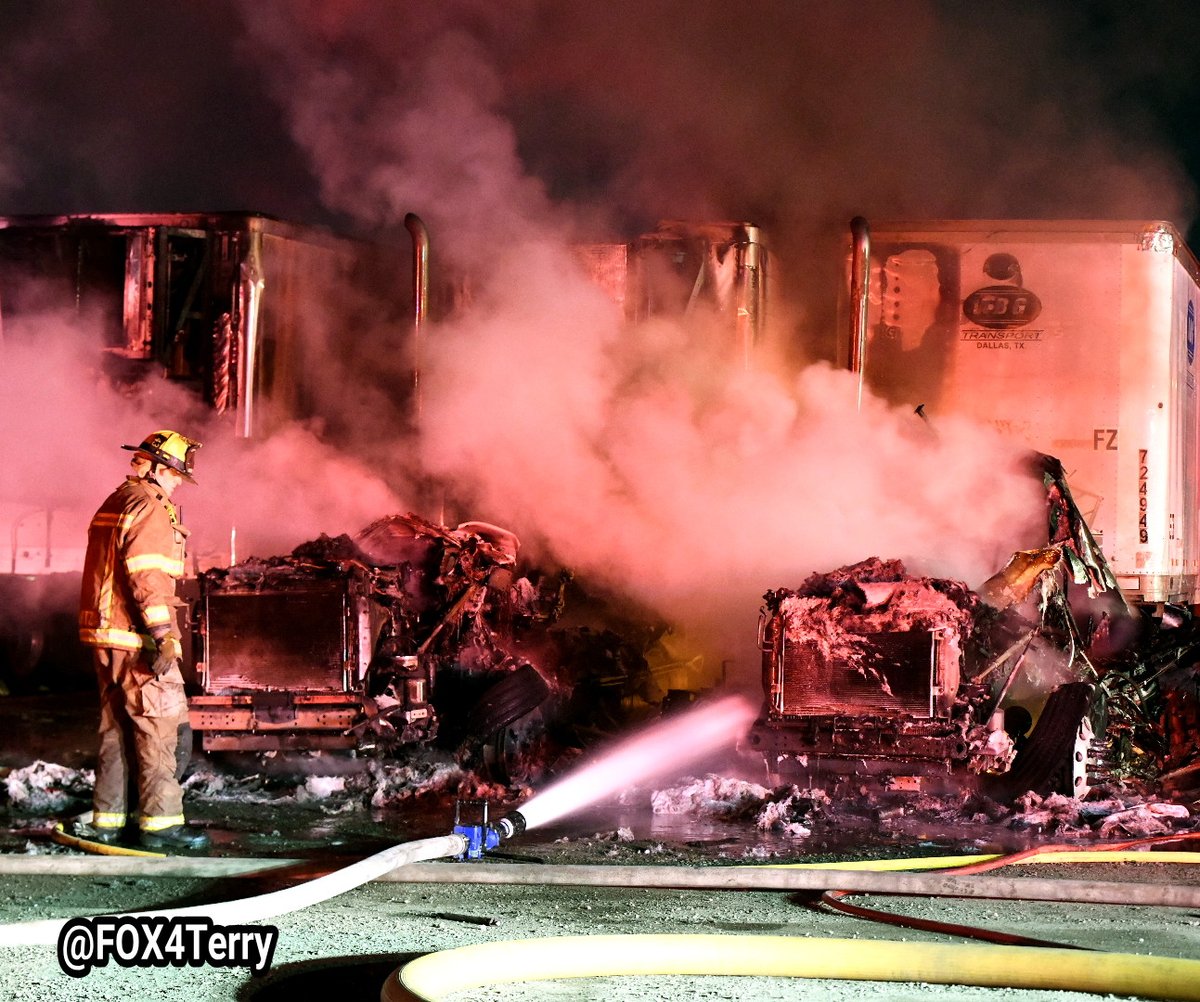 2605 Perth St Dallas Fire. scene in NW #Dallas where multiple 18 wheelers are on fire.