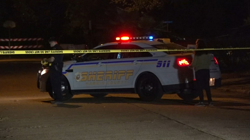 Woman in her 30s shot in critical condition, 3-year-old ran to get help