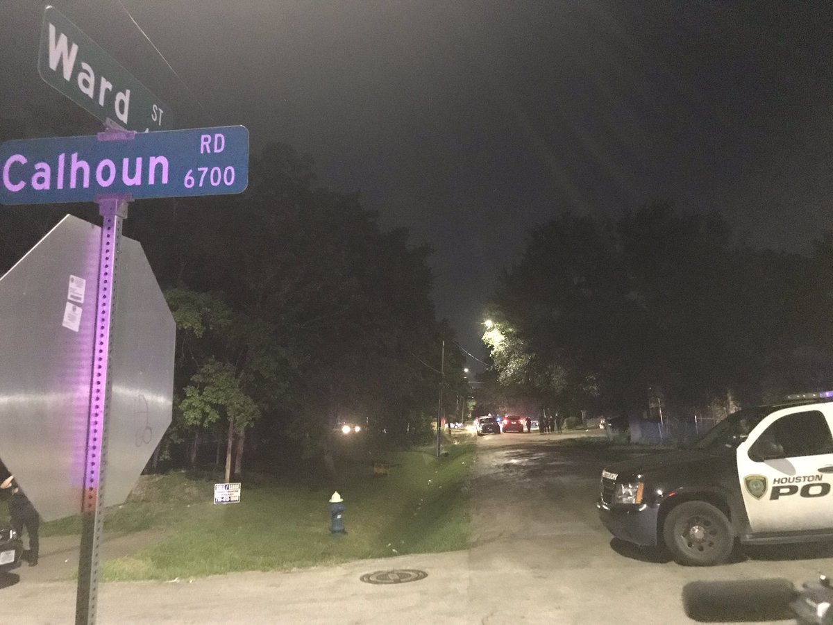 3 people shot to death on Ward St in SE Houston. A fourth person is in critical condition. 4 others shot in unrelated incidents tonight in the city
