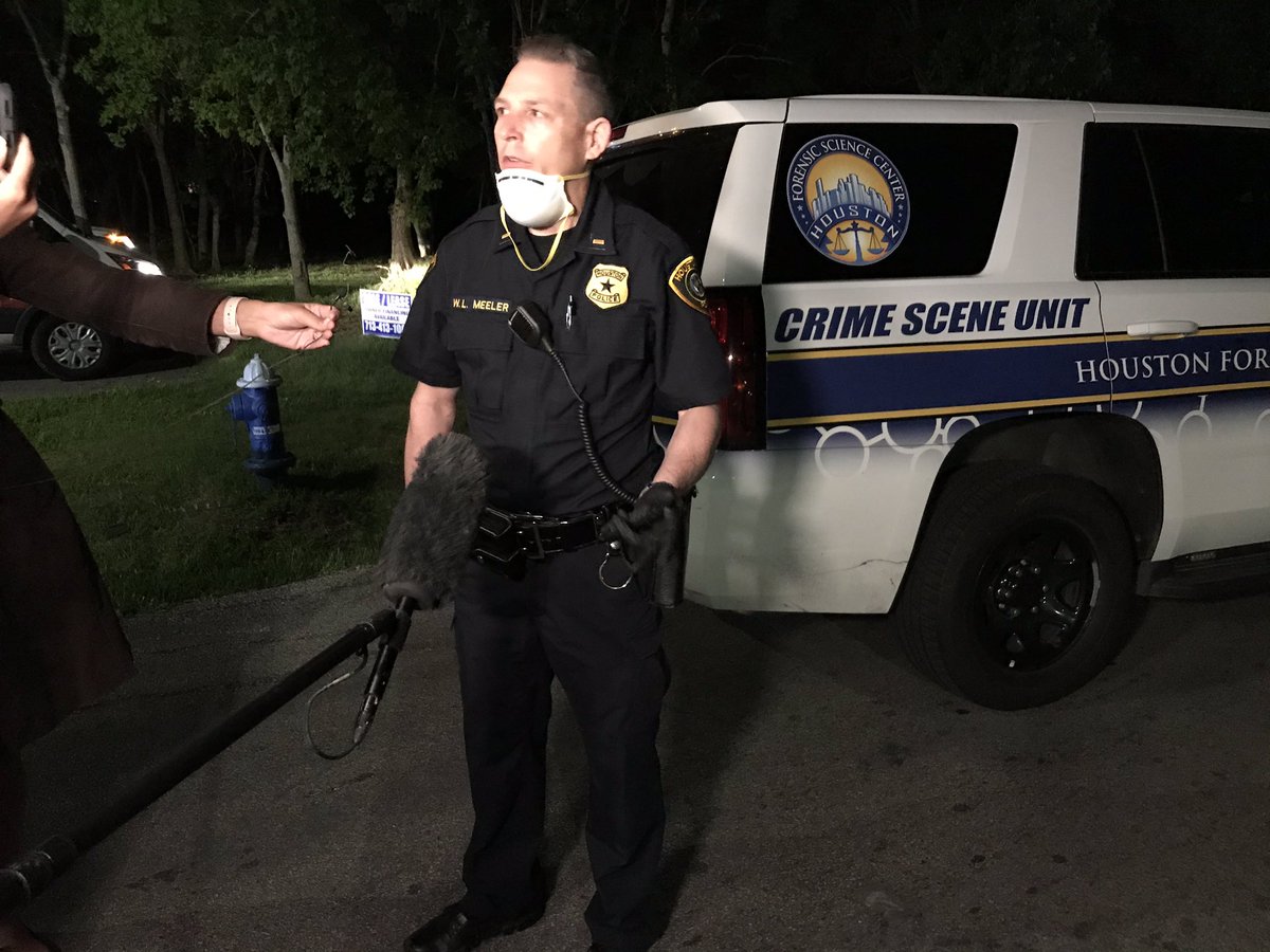 3 people shot, killed (2 men & 1 woman) at an apt in SE Hou on Ward St off Cullen. HPD looking for shooter (possibly more than 1).