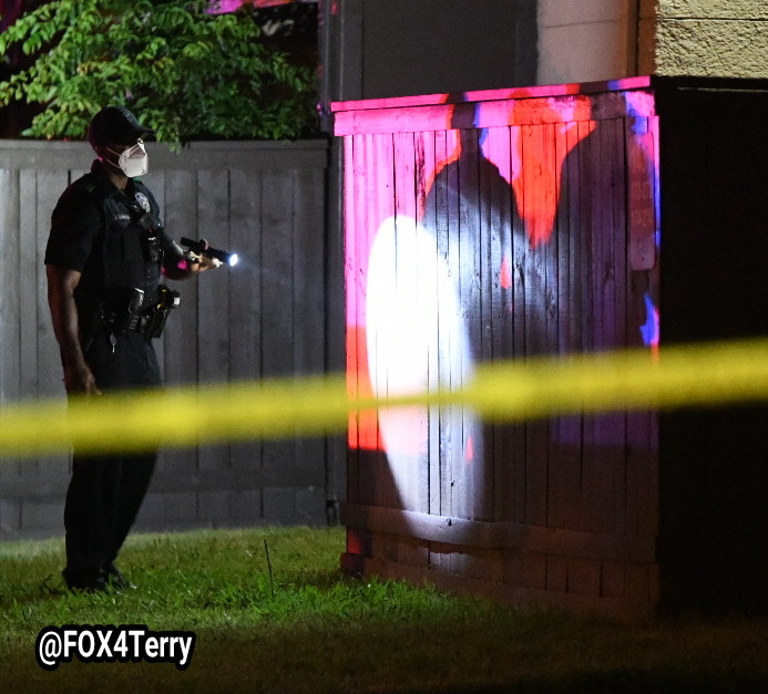 DallasPD officers hear shots fired and investigate. They find two men down. This along Wheatland Rd in South OakCliff. 