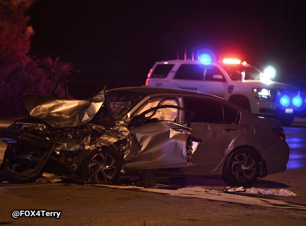 Saginaw police on scene of a crash that's left a woman in critical condition. This along Saginaw Blvd just north of Loop 820