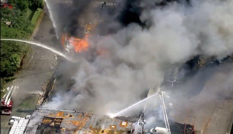 Major warehouse fire at Hillcroft & Westpark. 3 alarms so far.