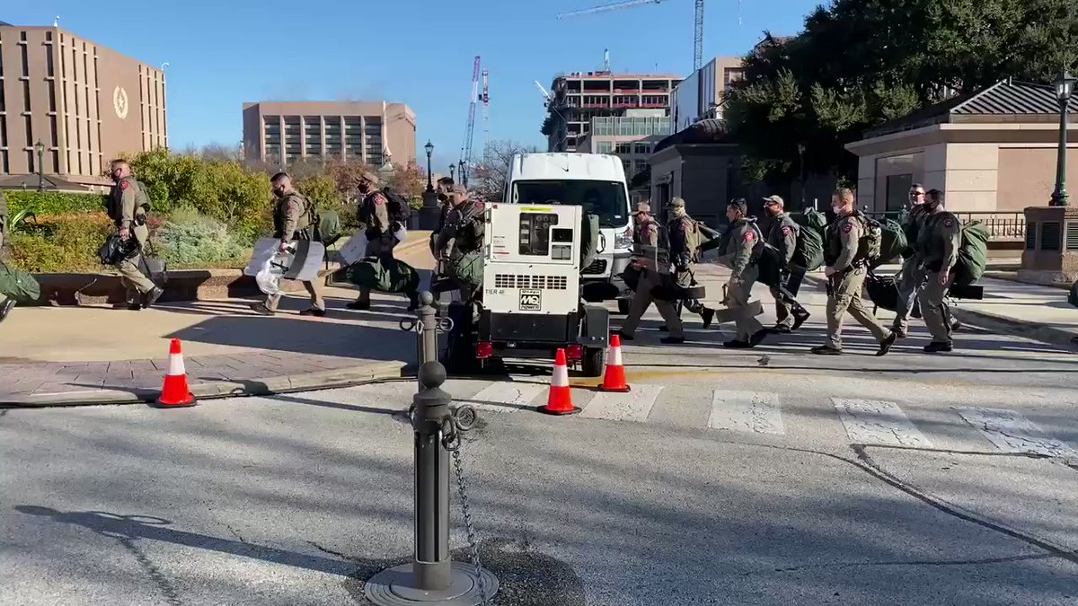 Opening day at the Texas Capitol: @TxDPS told us there would be added resources & it appears that's exactly the case with a very visible presence this morning.  The department remains committed to proactively protecting the people and property of Texas, DPS said in statement