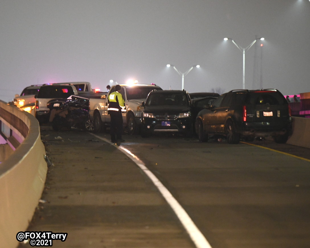 Dallas Pile Up 16 Car Wreck In Dallas Tx Idiotsincars Huge elevated