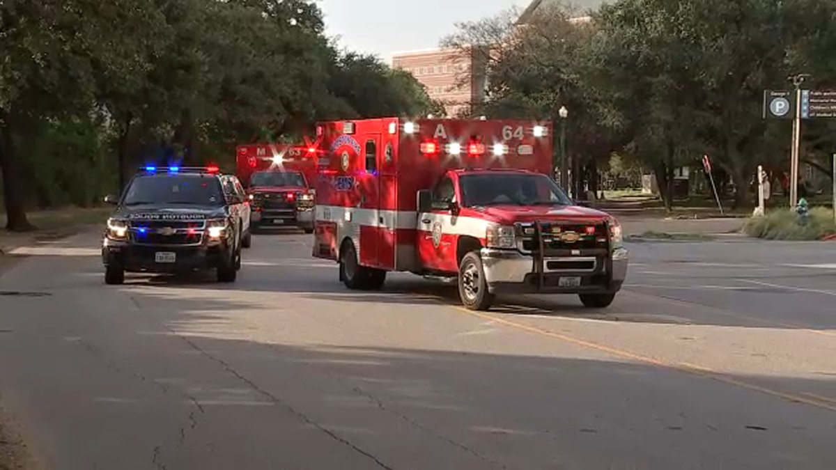 2 officers shot: Officers were shot while executing a warrant  - Happened in 5300 block of Aeropark, not far from Bush Intercontinental Airport - Possible suspect dead at the scene  