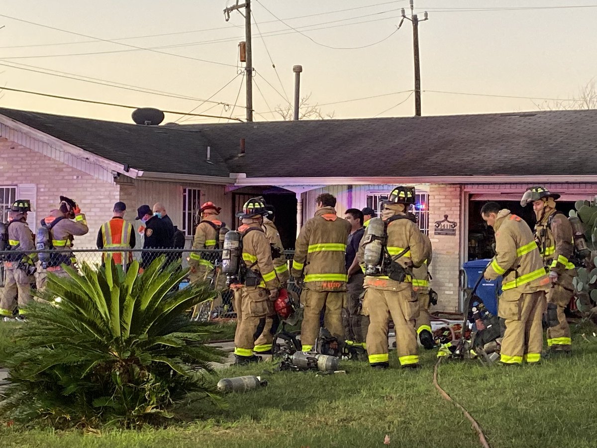 Elderly man dies in house fire at home off San Andreas according to @SATXFire