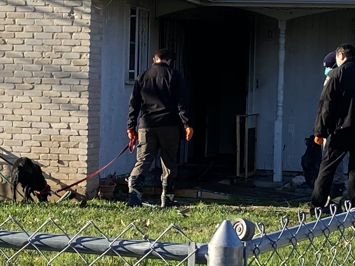 ⁦@SATXFire⁩ Arson dog on scene of fatal house fire off San Andreas where elderly man died this AM