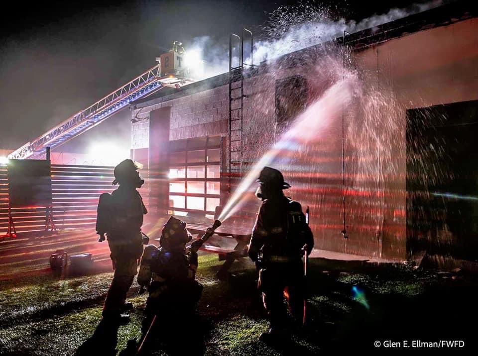 FWFD responded to a 2-alarm fire in the upper Westside FortWorth. Firefighters worked to extinguish the fire at a large office building. A 2nd alarm was requested (building size, temps & chance of extension). The fire was contained quickly. (No injuries)