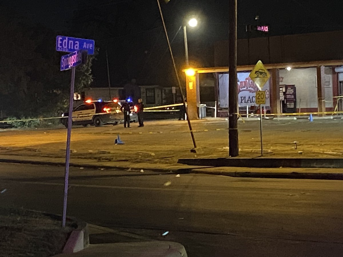 @SATXPolice are investigating the scene of a shooting on Spriggsdale Blvd, just south of the AT&T Center.  We're told someone started shooting during a MLK Celebration. 4 people were hurt, 2 in critical condition.  