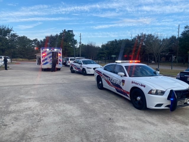 SHOOTING SCENE  Heavy police presence in the 333 block of Airtex Drive. Constable Deputies are working a shooting, where a male victim was shot in the leg.  Investigation is on going.  Please avoid the area if possible