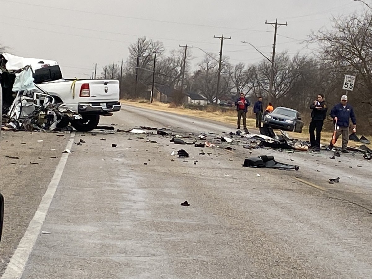 @SATXPolice say driver of white pick up died after being taken to the hospital. New Laredo Highway shutdown for hours as detectives investigate the cause of the wreck