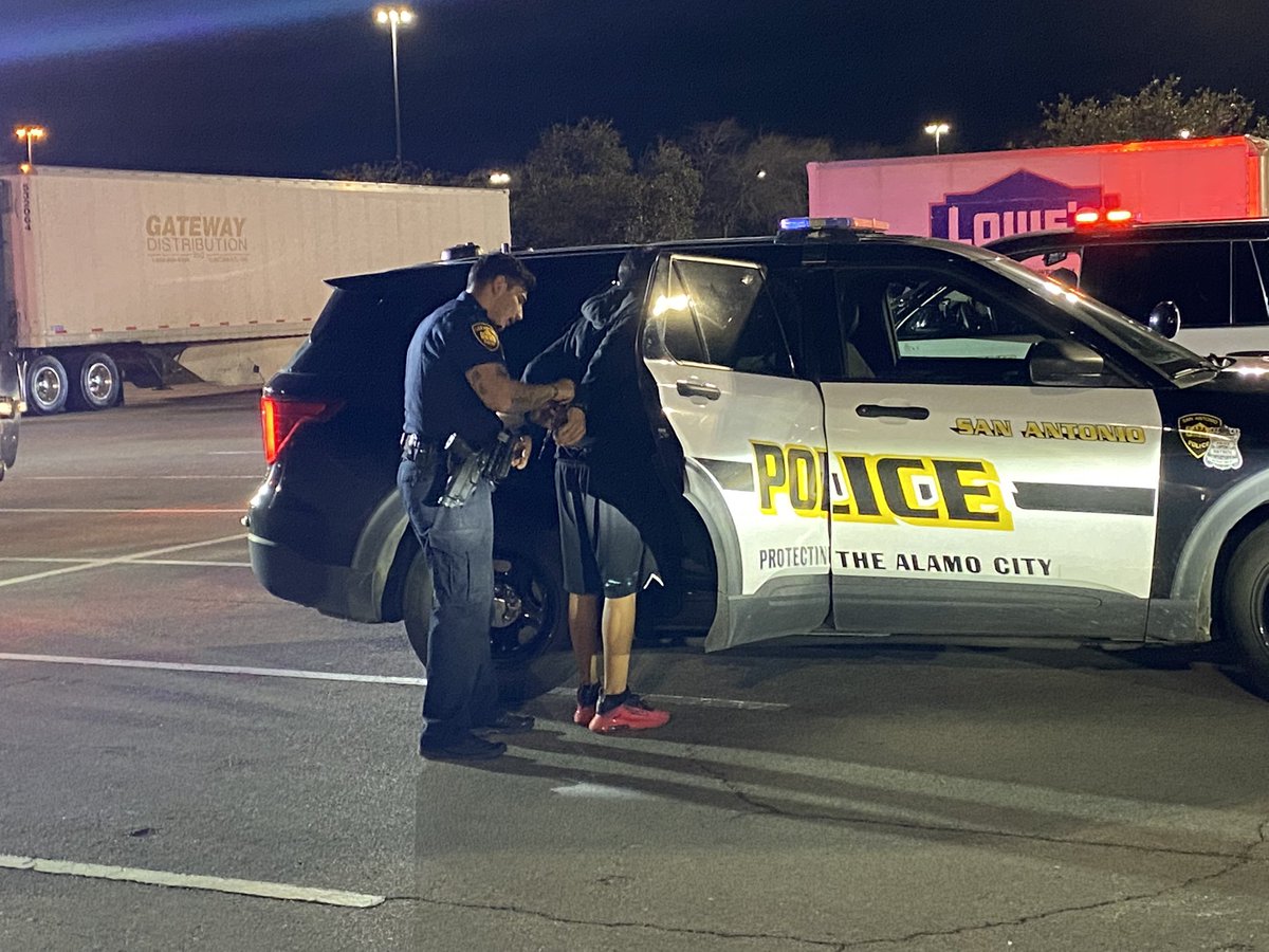 @SATXPolice detain 25 undocumented immigrants who fled parked big rig at shopping center off Loop 410 and 151 