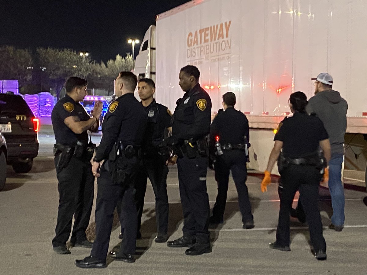 @SATXPolice detain 25 undocumented immigrants who fled parked big rig at shopping center off Loop 410 and 151 