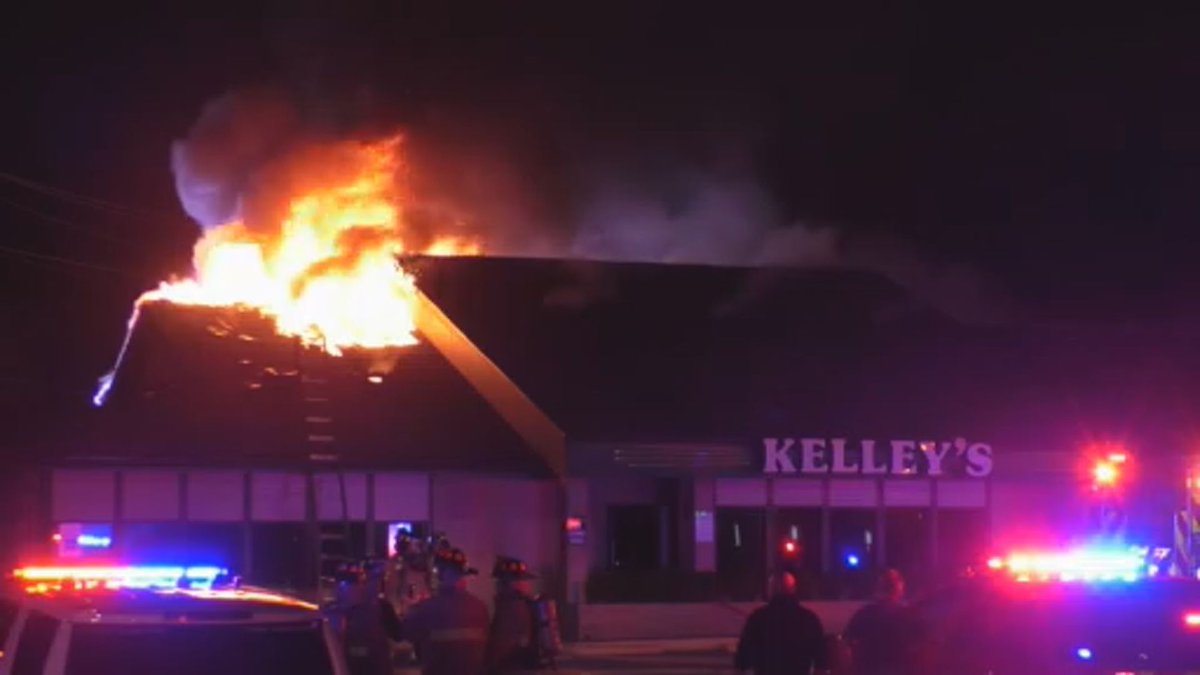 3 firefighters injured after battling large fire at Kelley's restaurant in League City, officials say