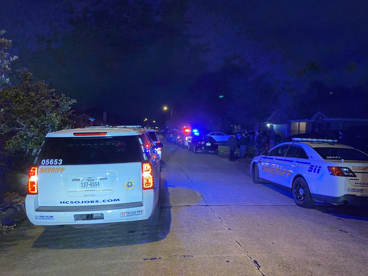 2 injured @HCSOTexas deputies are in stable condition.  Law enforcement was called to 6600 Amberfield Lane for reports of gunfire.  The suspect was shot dead