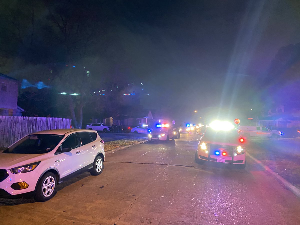 2 injured @HCSOTexas deputies are in stable condition.  Law enforcement was called to 6600 Amberfield Lane for reports of gunfire.  The suspect was shot dead