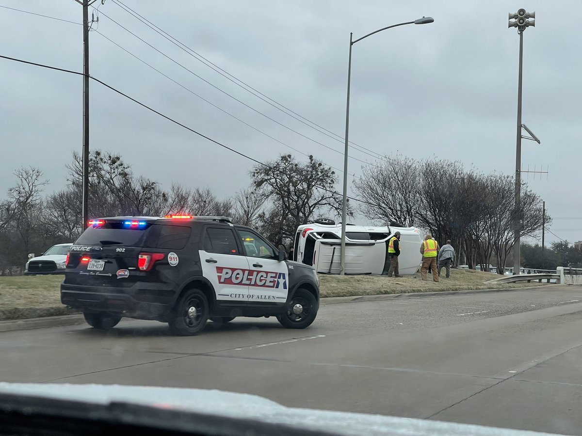 Overturned SUV, multi-vehicle wreck on the median here at Stacy Road near Curtis Road in Allen, TX.   So many accidents this morning.  Bridges, exits, elevated surfaces are especially slick