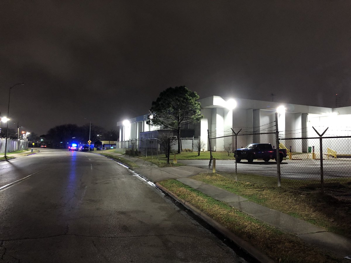 Houston Police:Mid West officers and K9 are searching for burglary suspects 6100  Windswept