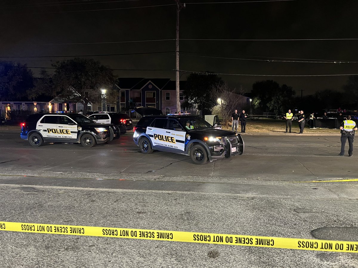 A @SATXPolice Officer has killed a man- @LeighWaldman is on the scene