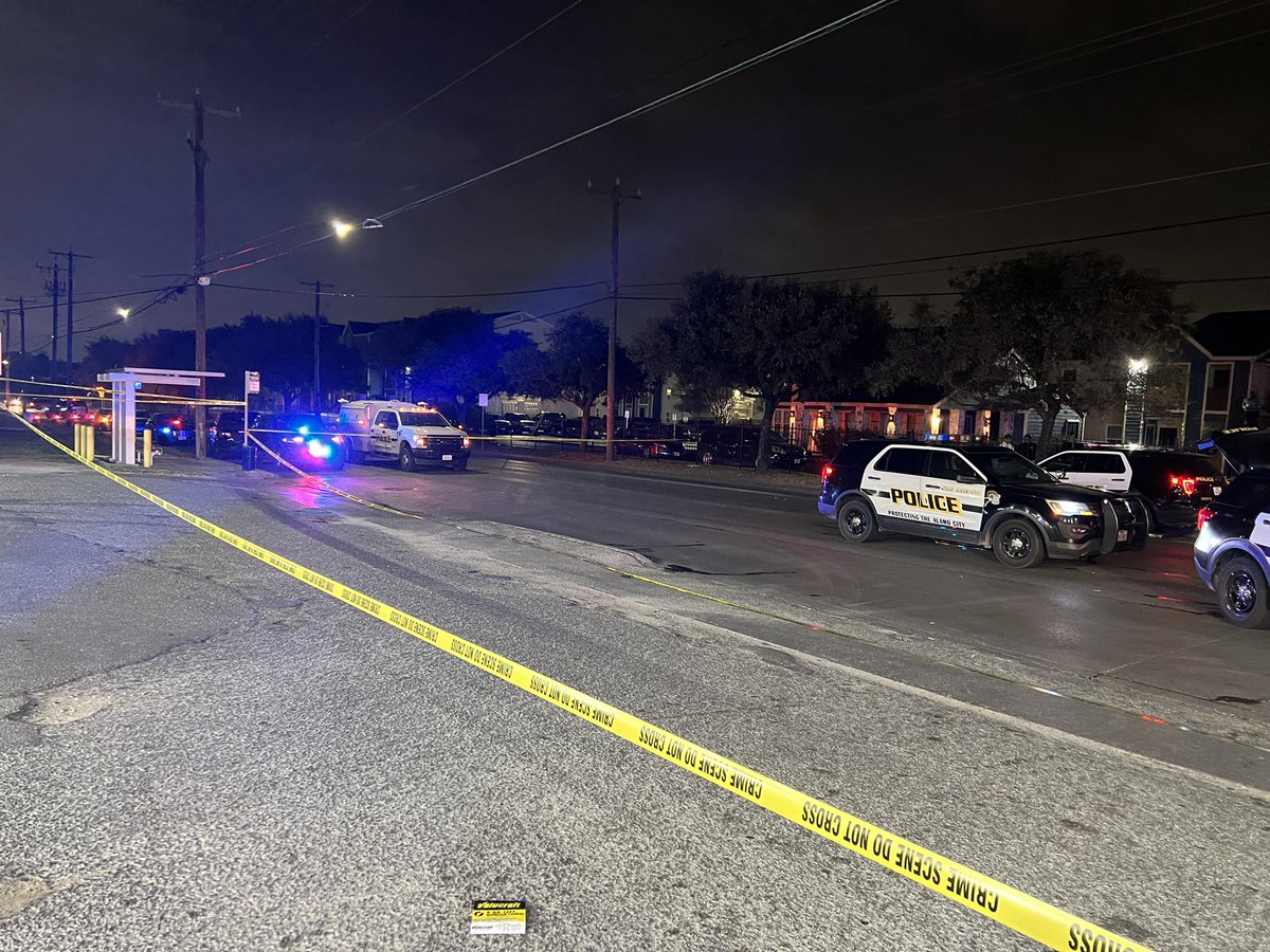 A @SATXPolice Officer has killed a man- @LeighWaldman is on the scene