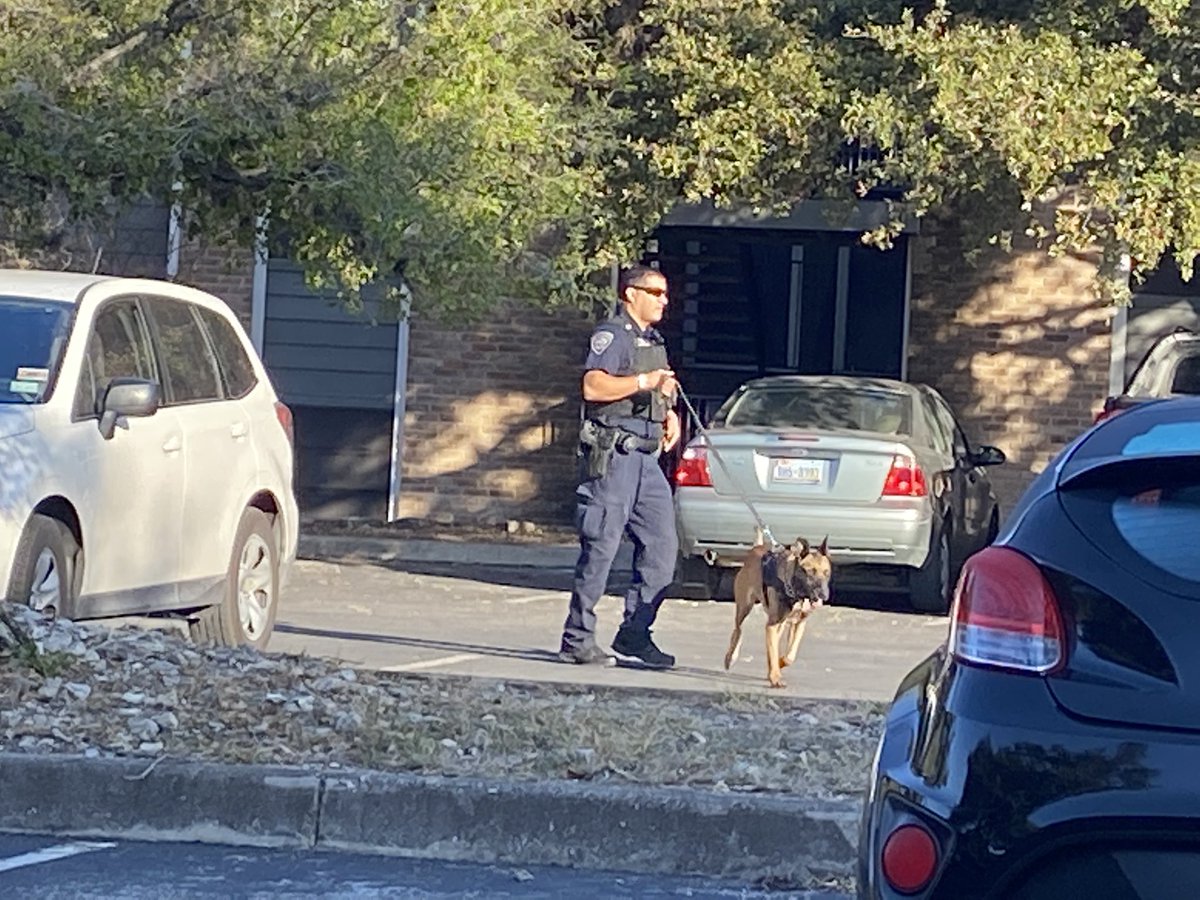 @SATXPolice at scene of fatal shooting off Gus Eckert. Suspect is still on the run 