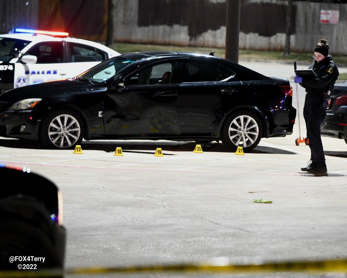 Dallas police say an altercation over a woman may the motive in a gun battle that left one man dead. This occurred at Buffalo Joe's Grill & Bar in Far North Dallas