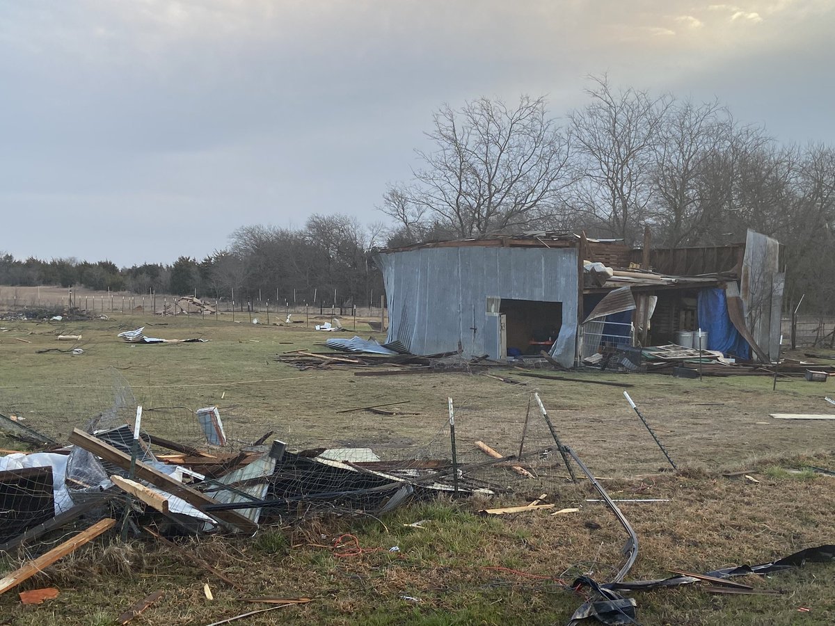 Leonard, Tx but that can be considered fortunate. debris / twisted metal across SH-78.  No injuries or deaths reported. About a dozen homes damaged.