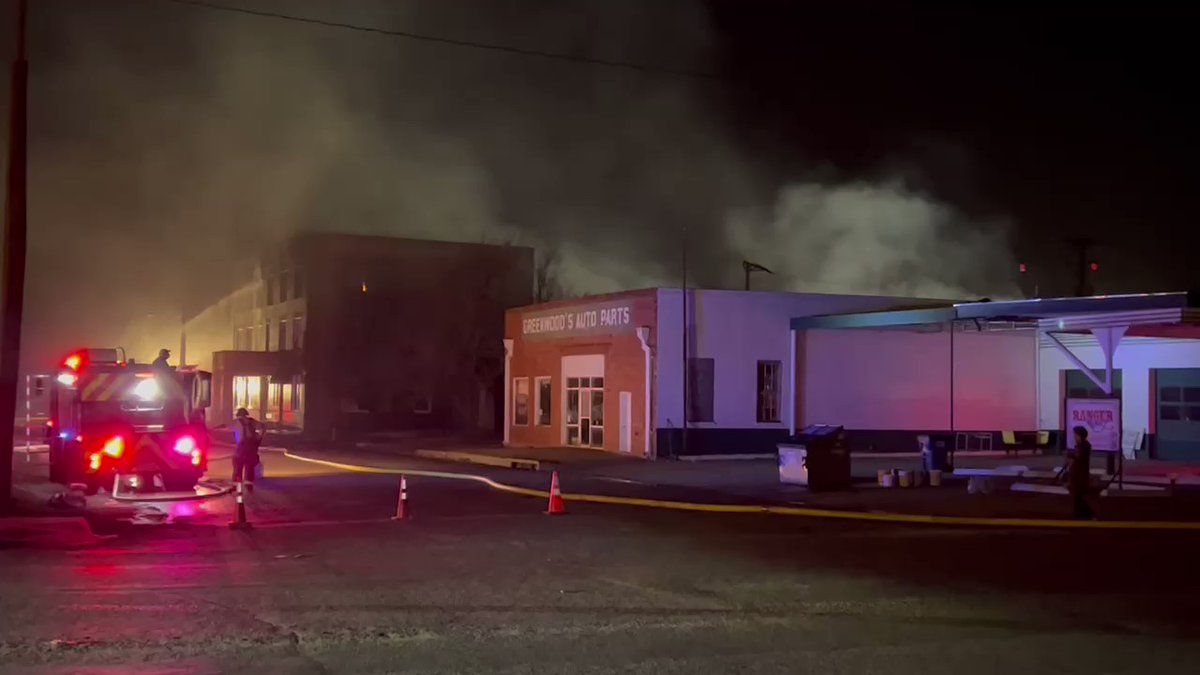 Fire crews battling gusty winds as the EastlandComplex fire burns an estimated 13K acres in North Central Texas.   Two buildings in Ranger caught fire this afternoon and are still burning, still unclear if this fire is directly linked to the fires burning nearby