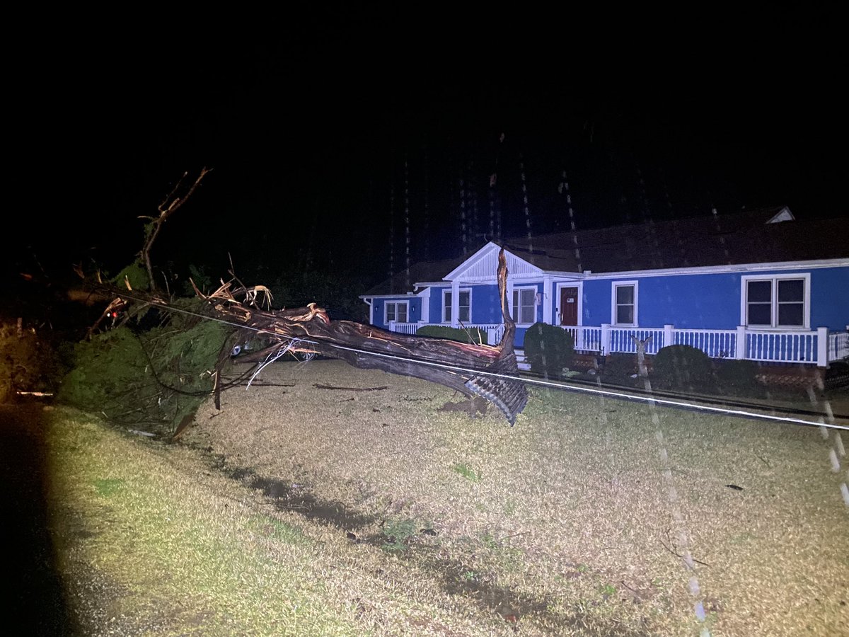 New pictures from @MattKHOU in Crockett showing the damage from last night's tornado. 