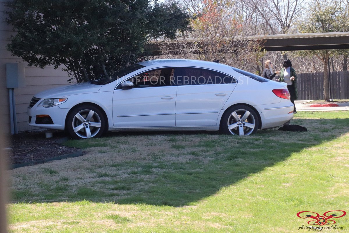 Shooting in Fort Worth on the 1800 block of Western Center has left 1 person in critical condition & enroute to JPS via @MedStarEMSInfo. @fortworthpd has air-1 up in the area looking for a suspect vehicle 