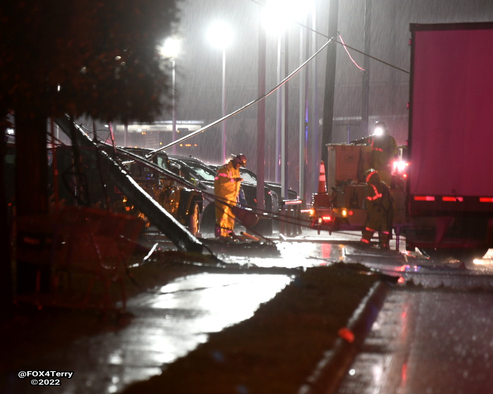 DFWtraffic AVOID I-30 and US-80 near the Dallas & Mesquite border. A truck crash has brought down power lines blocking all lanes and service roads EB&amp;WB from Buckner Blvd to St Francis.  