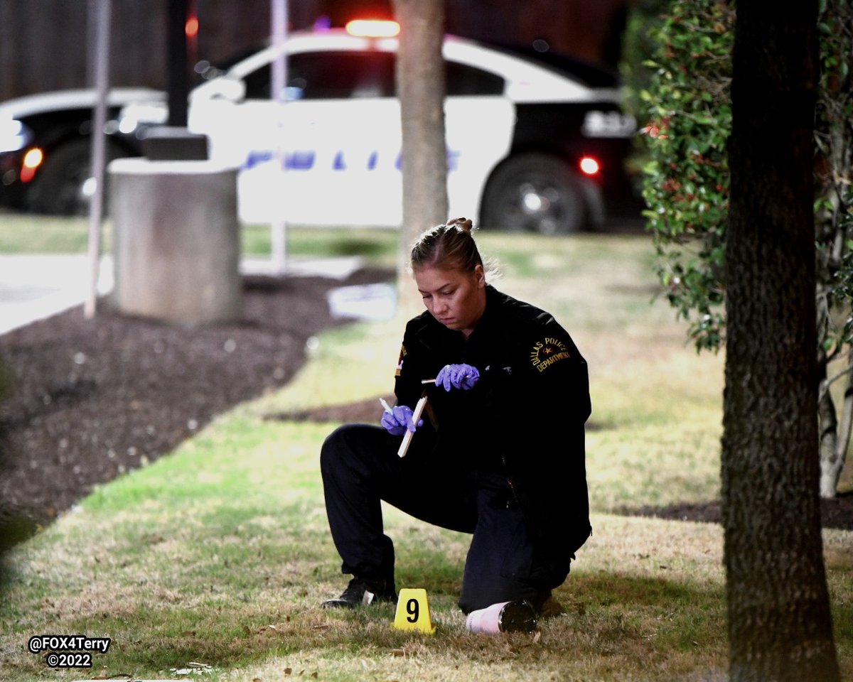 A shooting outside a Southern Dallas restaurant leaves a 19 yr old man dead. 