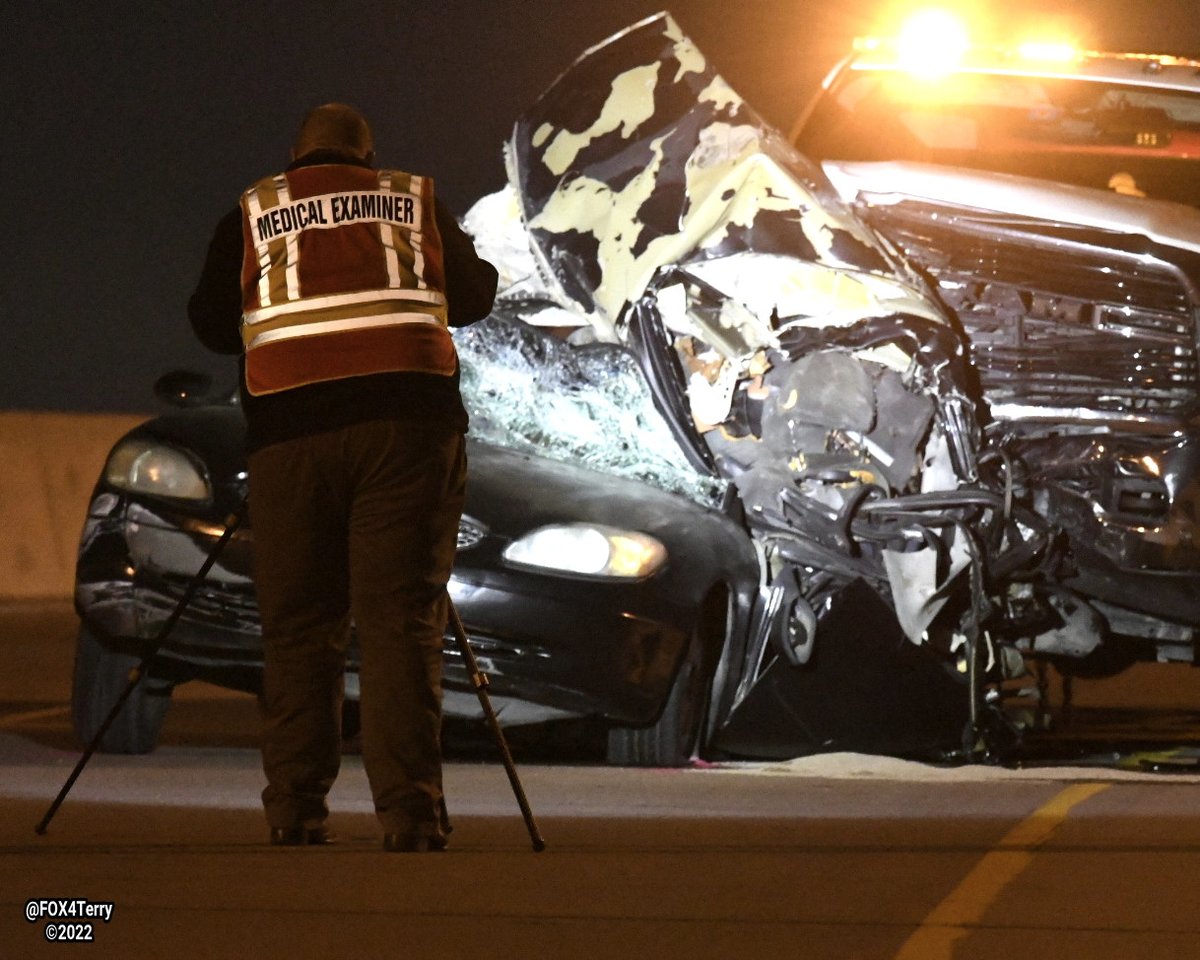 A crash on the ramp from NB I-35W to NB Hwy 287 in North Fort Worth has left 2 people dead