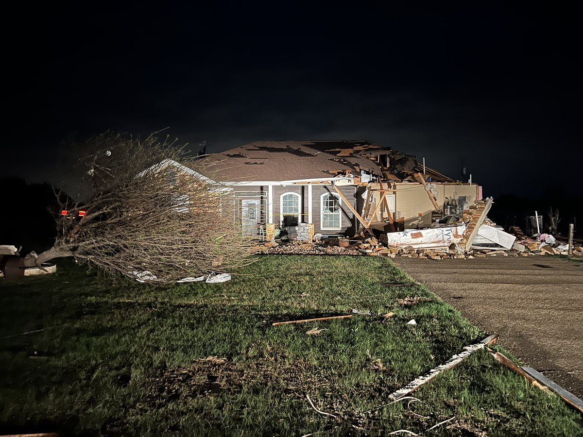 Tornado damage in Salado, TX - it's the same storm many @KVUE viewers saw moving through Williamson County / Jarrell area during rush hour yesterday. @NWS survey teams expected on the ground today as neighbors start cleaning up.  