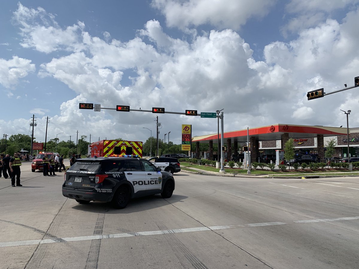 Houston Police:HPD commanders & PIO are at a SWAT scene in the 7400 blk of MLK Blvd at Van Fleet for an armed male suspect in a vehicle.  MLK Blvd is closed in both directions.