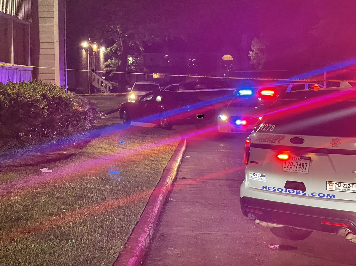 District 3 Evening Shift Patrol Units responded to a shooting at City Crossing Apartment Complex, where a victim was shot in his hand. The victim was transported to the hospital in good condition. Several suspect(s) are at large at this time