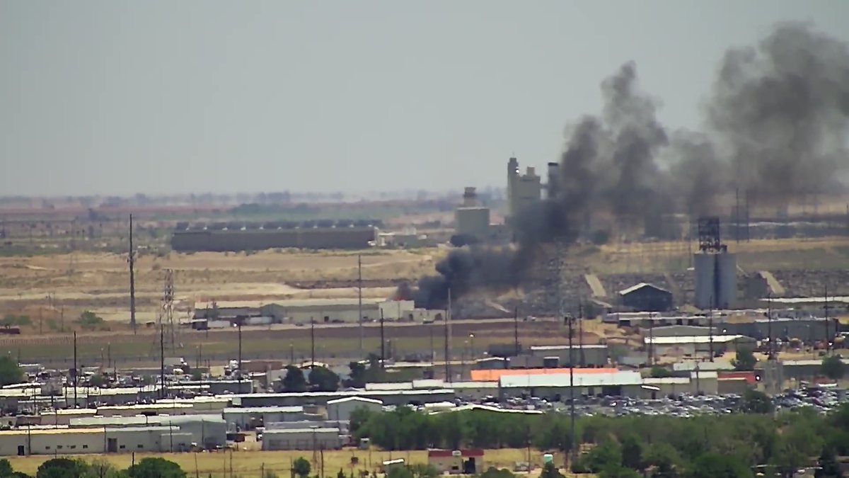 Flames and smoke have been reported along Southeast Drive. Scanner reports indicate it may be a business.